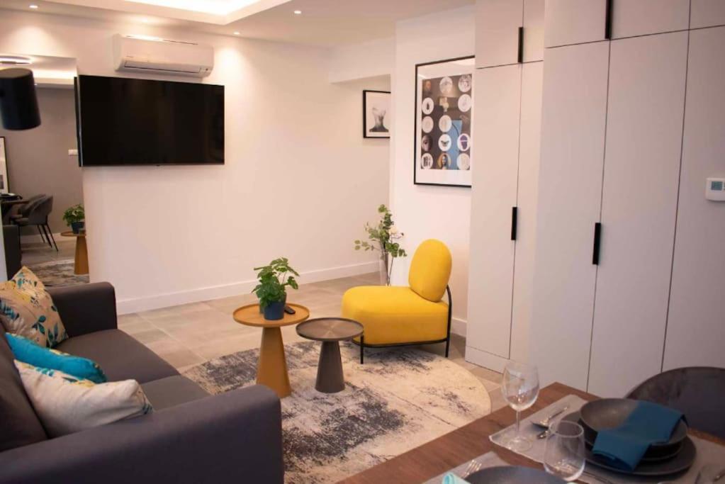 Apartmán Luxury Cozy 2 Bdr Downtown Apt.2